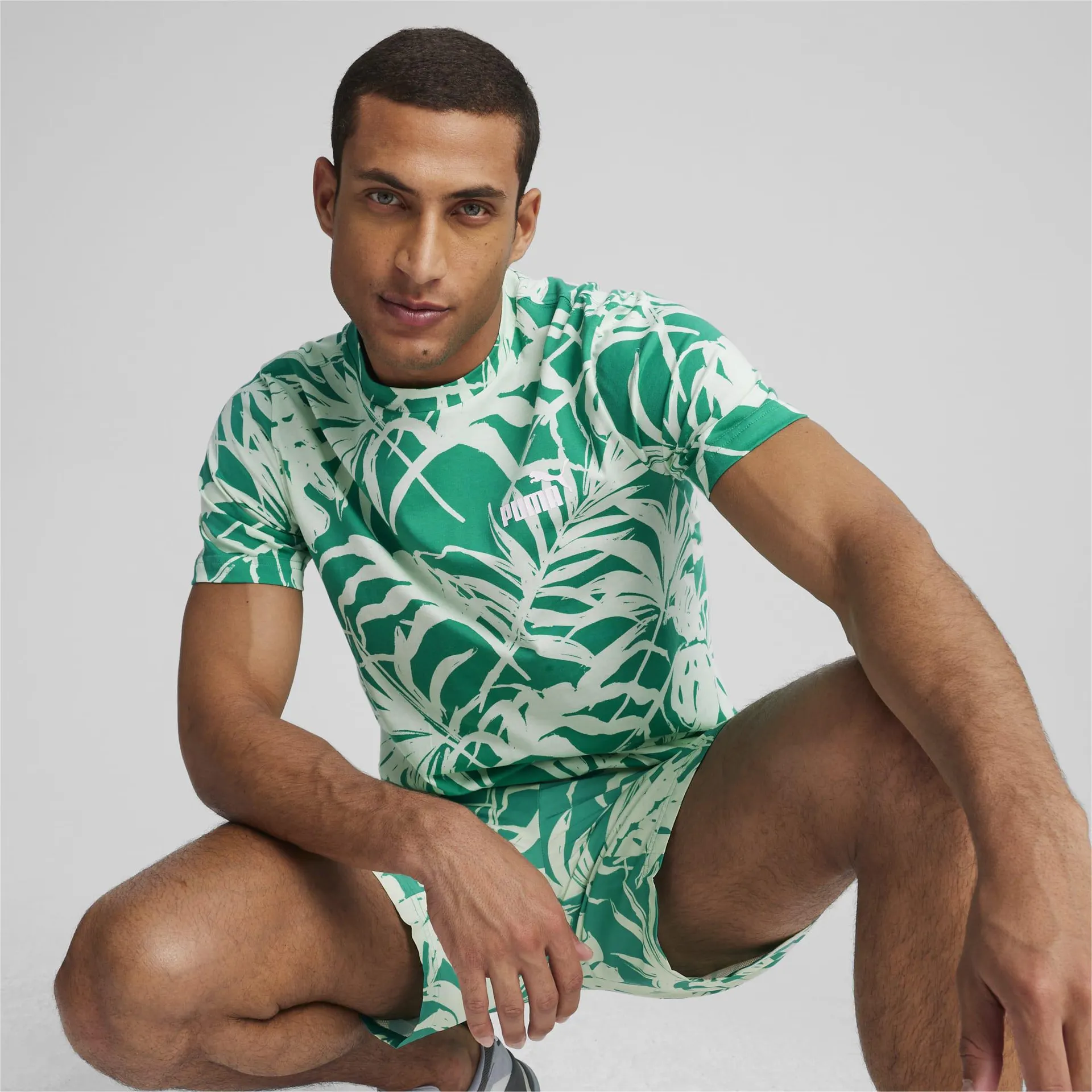 ESS+ PALM RESORT Men's Tee