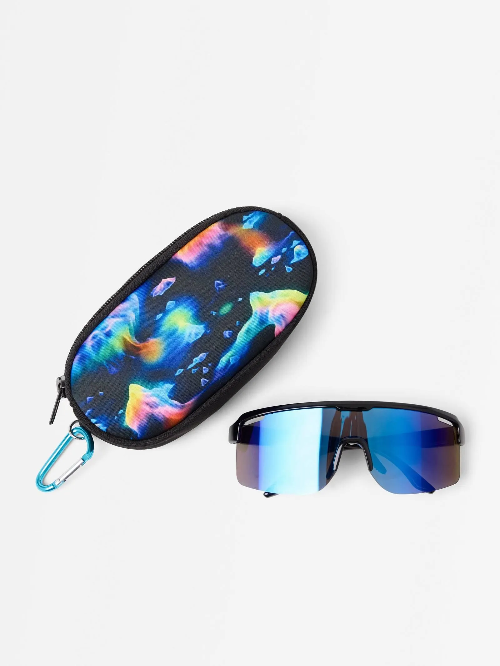 Solbriller med etui