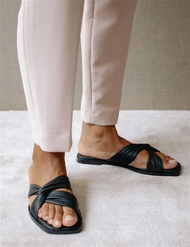 Nomad braided svarte sandaler