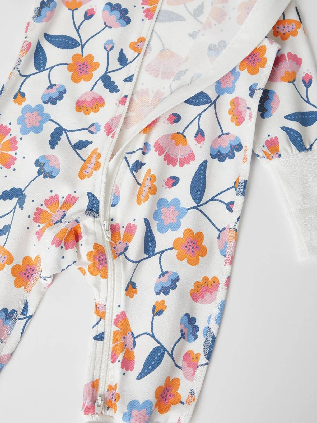 Hel pyjamas med nedbrettbare vrangborder blomstret