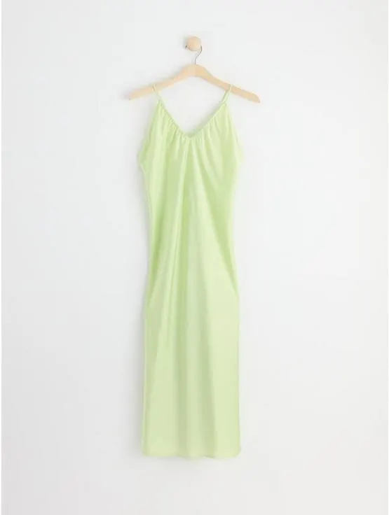 Stroppekjole i sateng