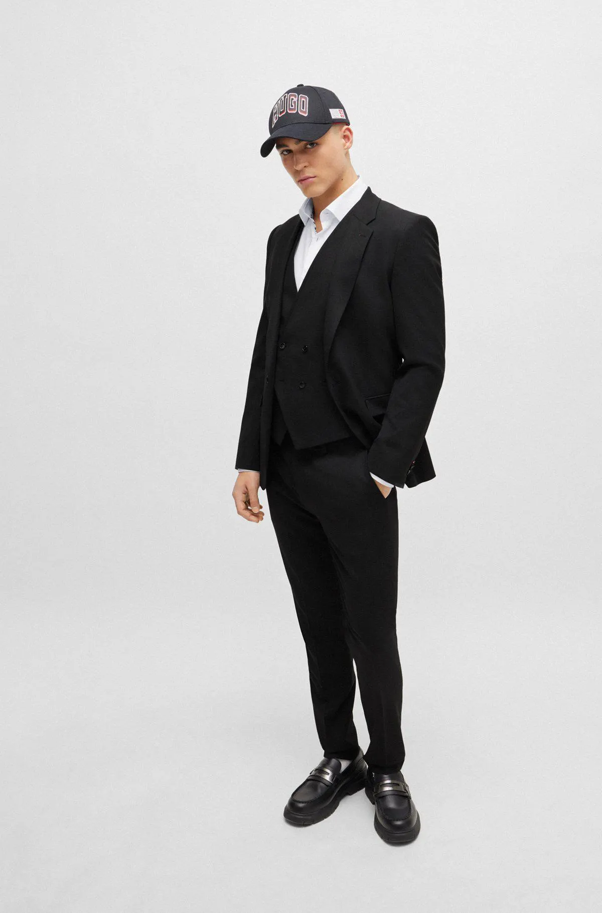 Extra-slim-fit suit in patterned performance-stretch cloth