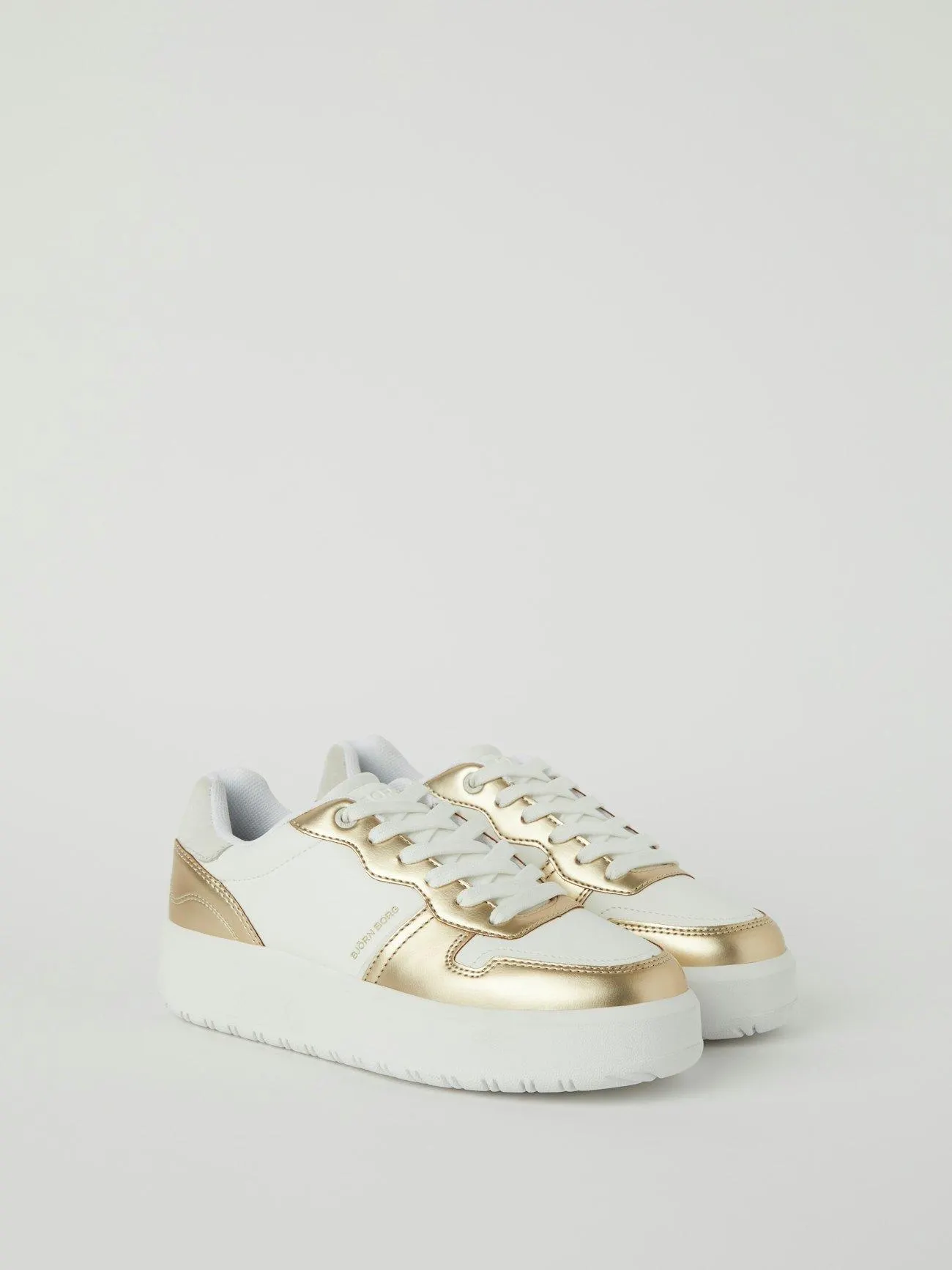 Women's Matt Metallic Sneakers T2400