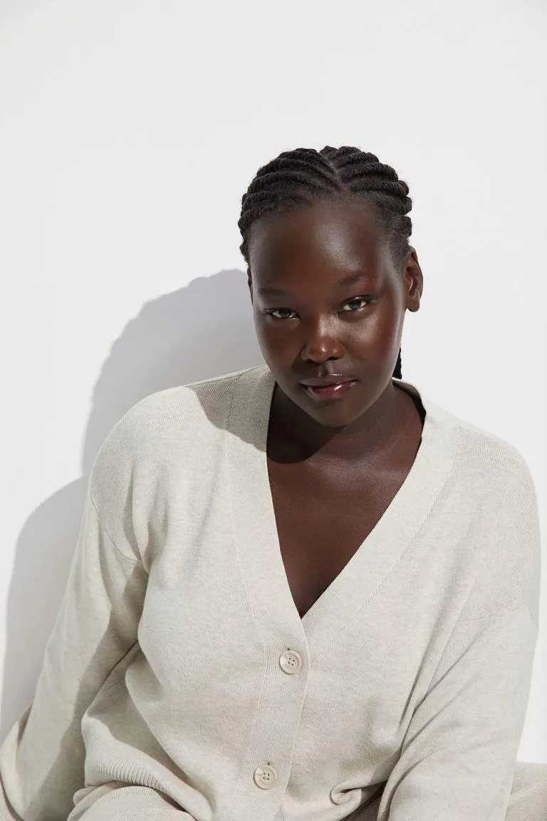 Finstrikket cardigan