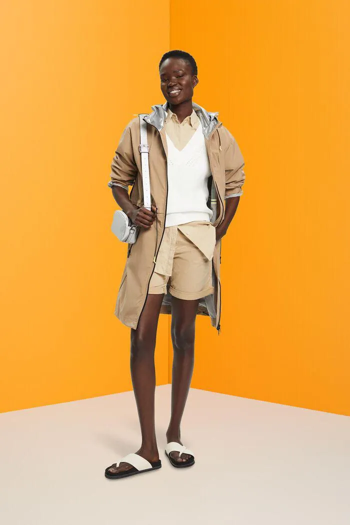 Shorts with braided raffia belt