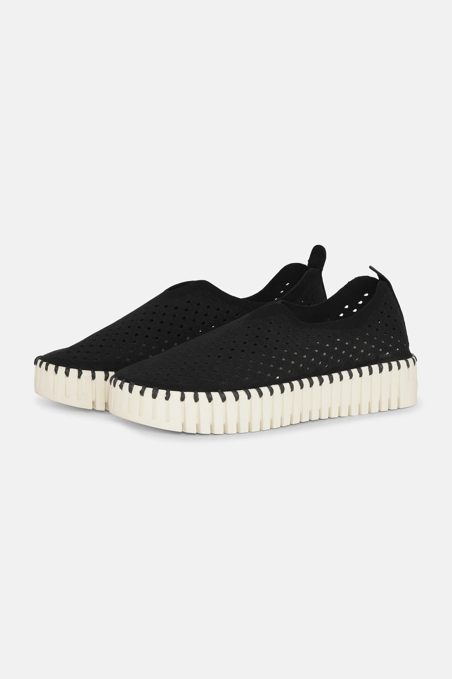 FLATS - Black