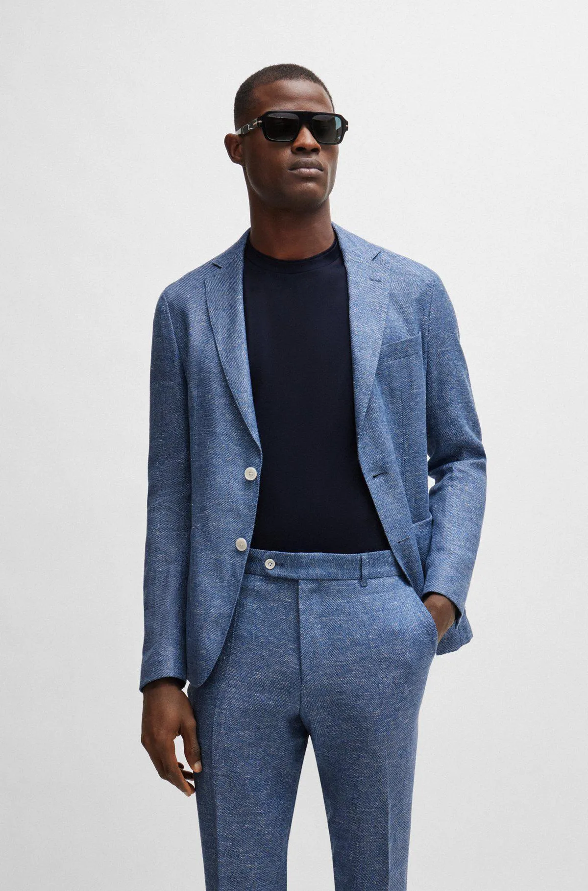 Slim-fit jacket in a micro-patterned linen blend