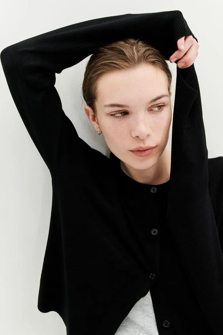 Finstrikket cardigan