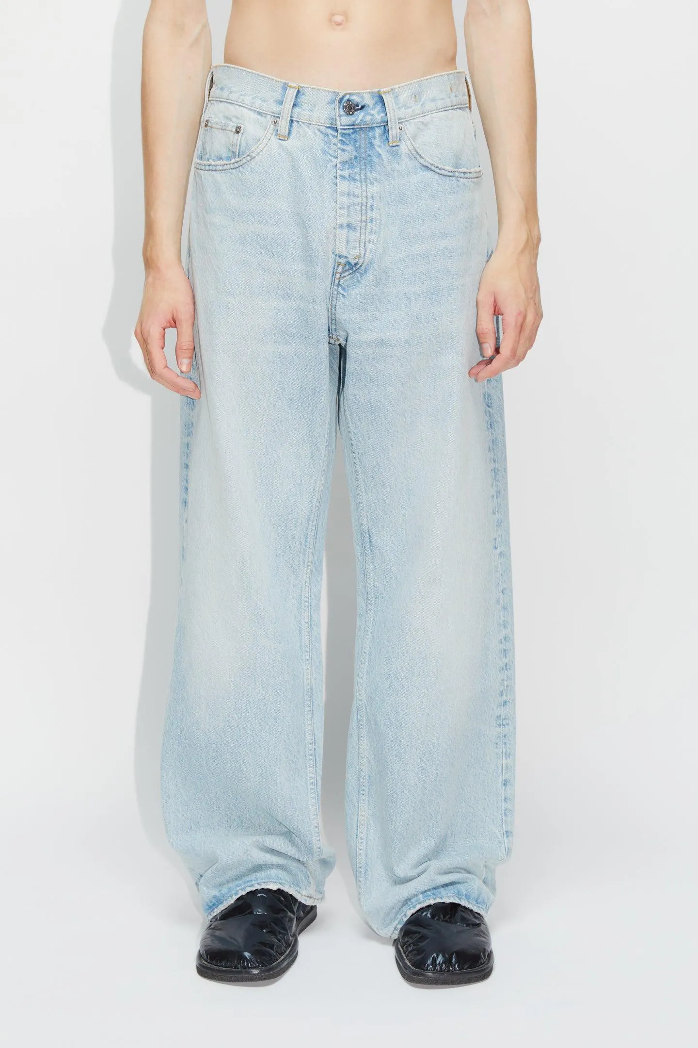 Loose-fit Jeans