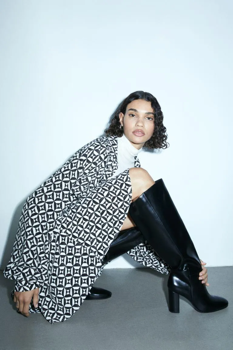 Knehøye boots med hæl