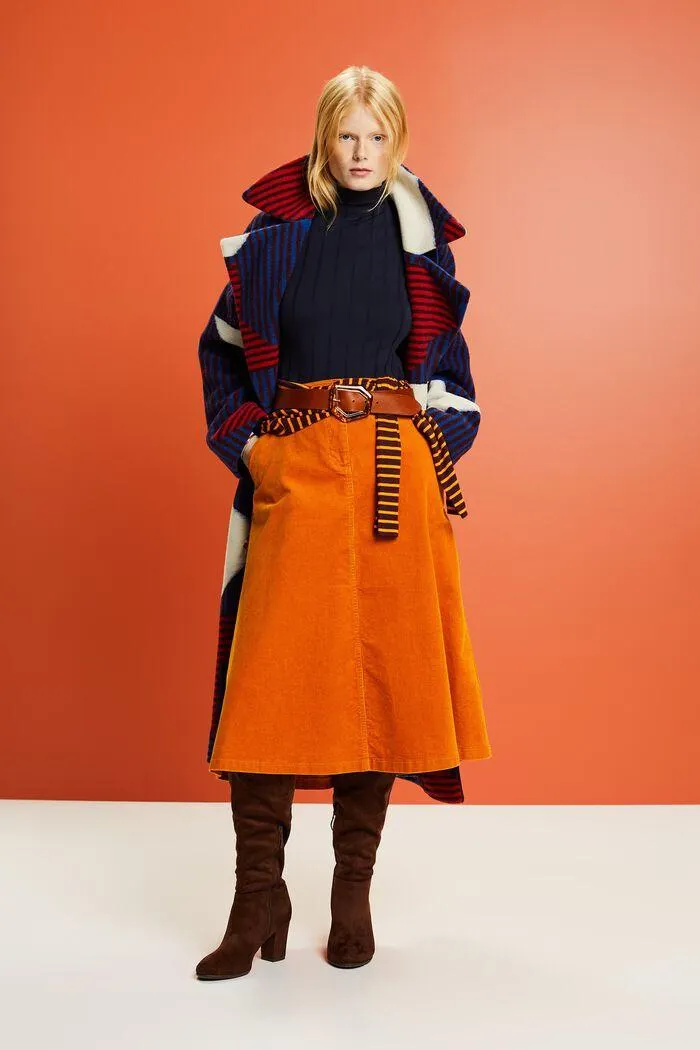 Jersey acanalado con cuello alto