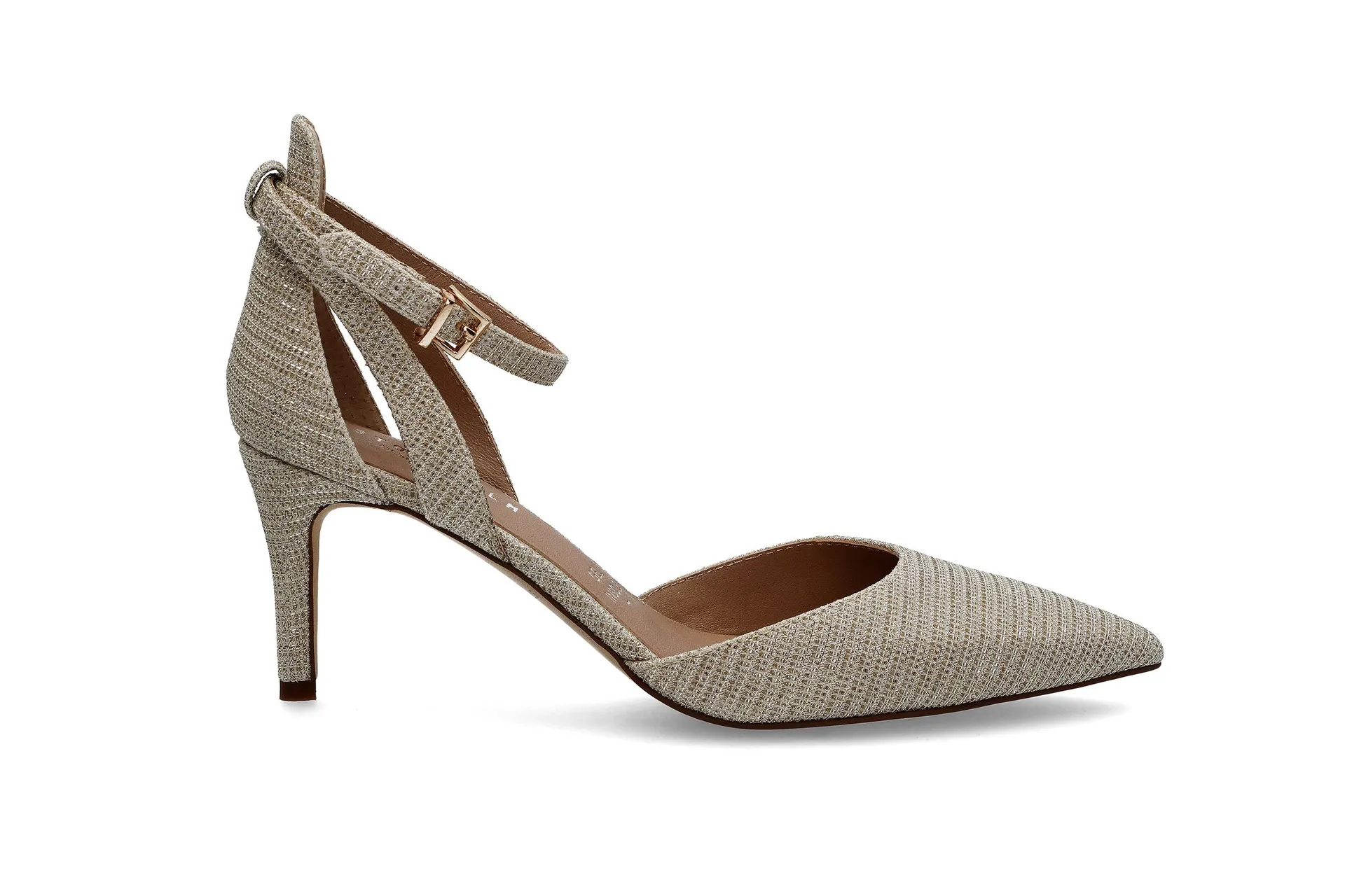 Elegant pumps