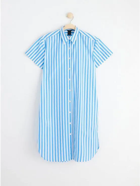 Kortermet skjortekjole med striper