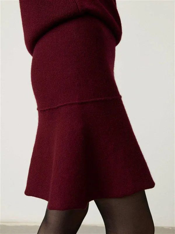 The Noa Skirt Cherry