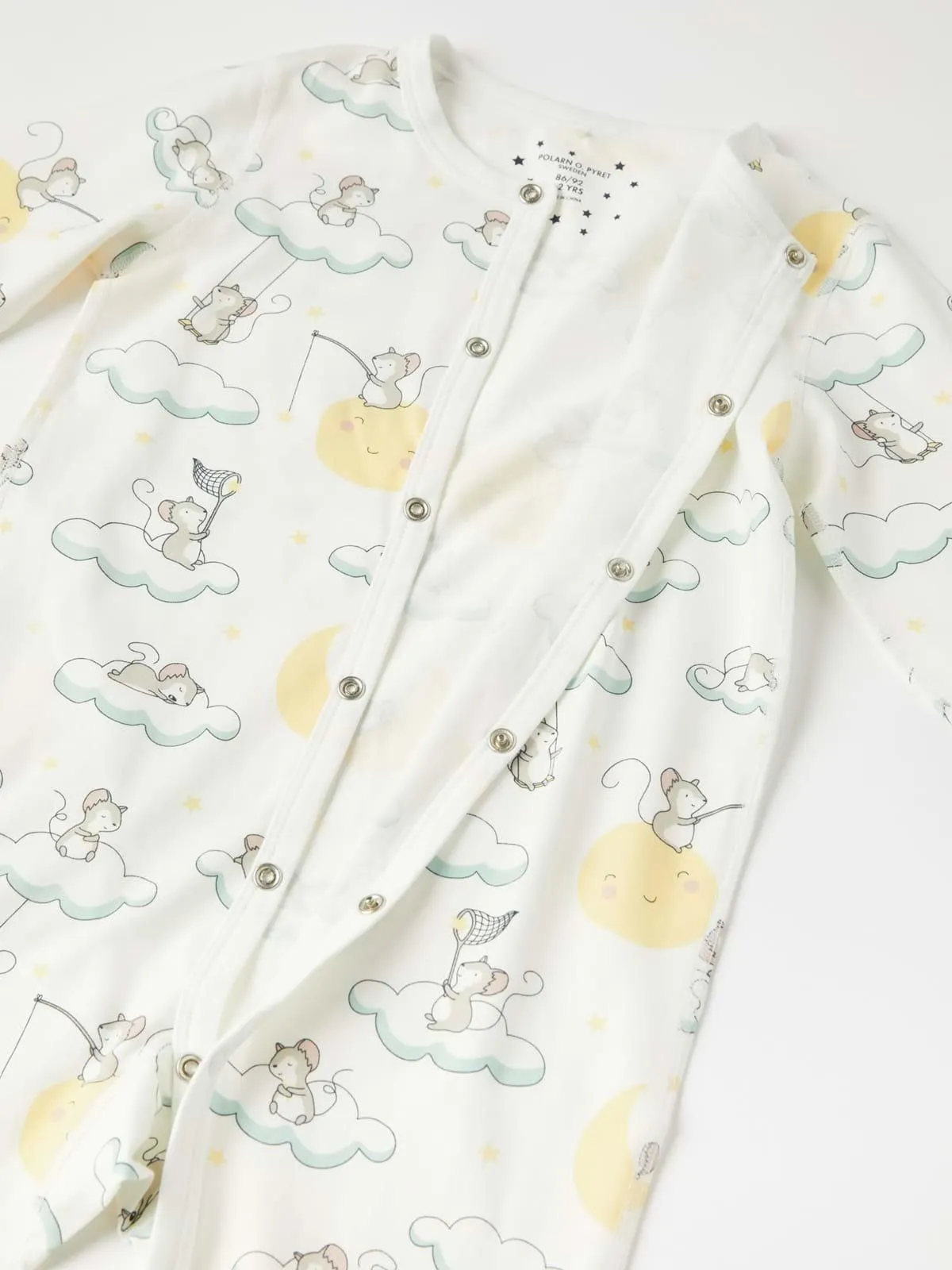 Hel pyjamas med nedbrettbare vrangborder skyer