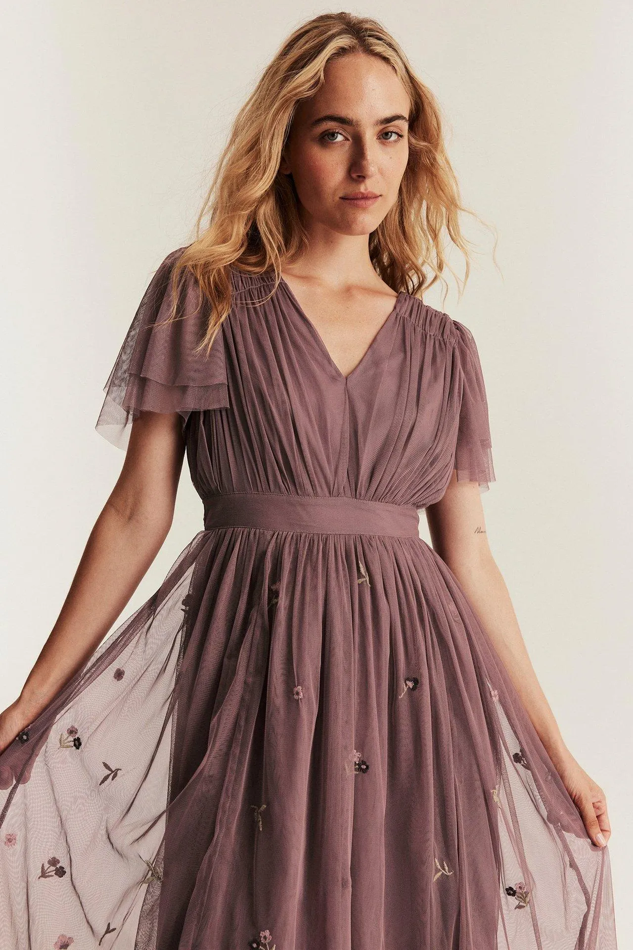 Meshkjole Newbie Woman