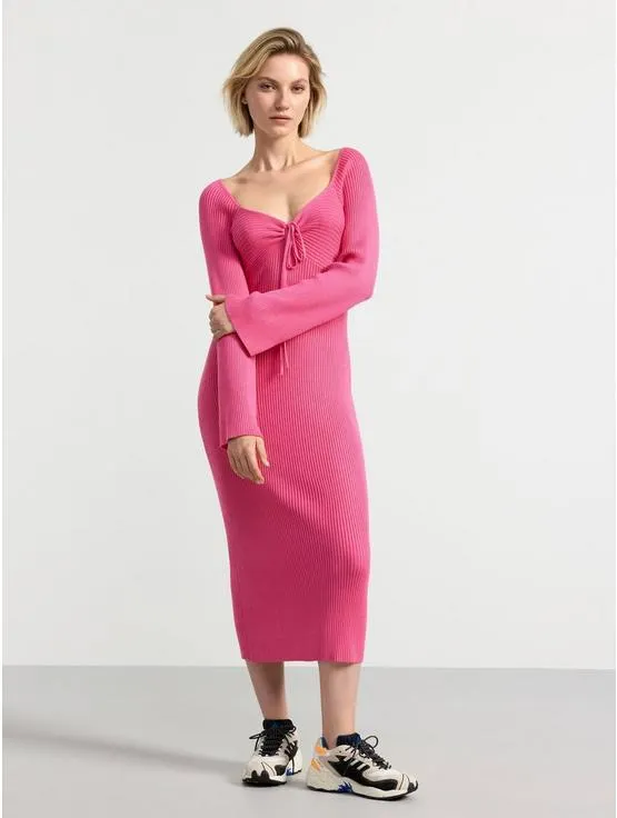 Ribbestrikket maxikjole