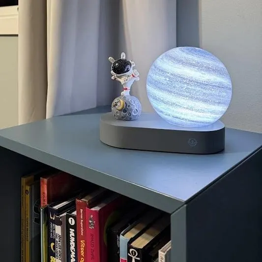 Planet Astronaut LED oppladbar bordlampe 14cm blå