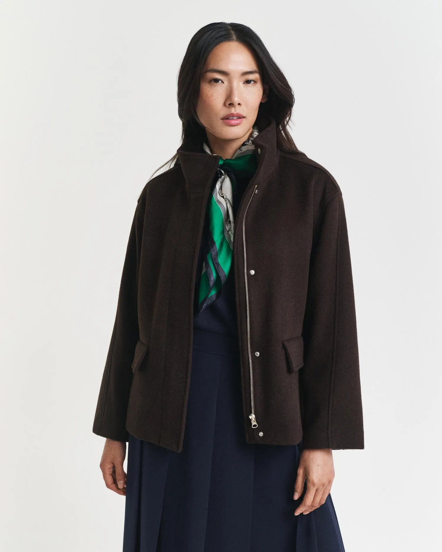 Kort ulljakke med glidelås