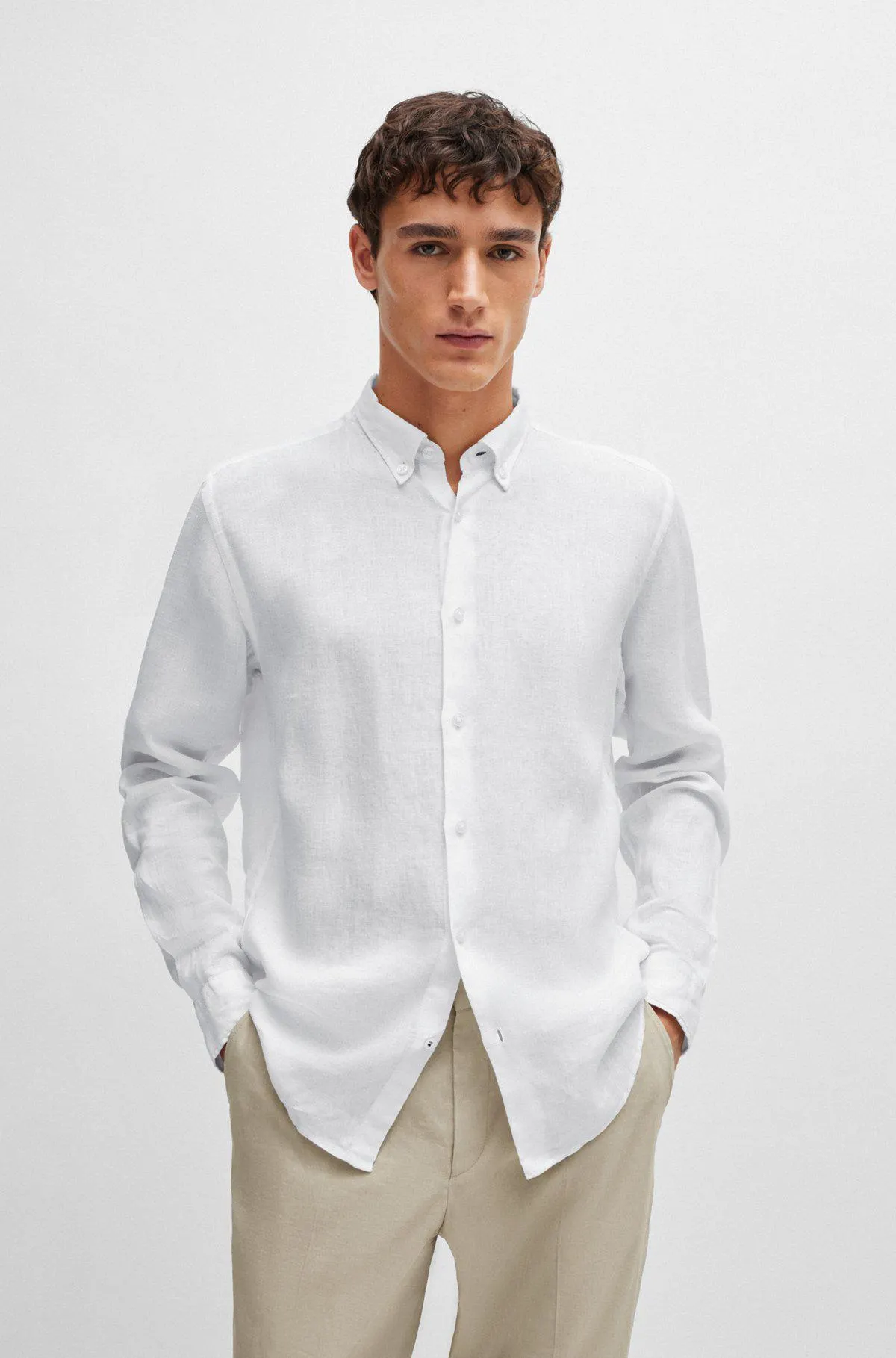 Regular-fit linen shirt with button-down collar