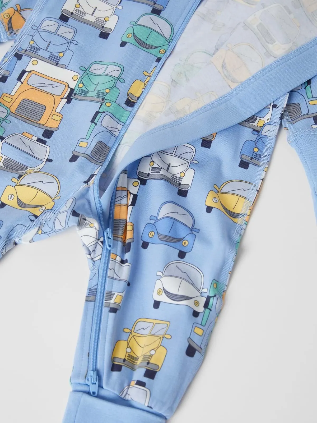 Hel pyjamas med nedbrettbare vrangborder kjøretøy