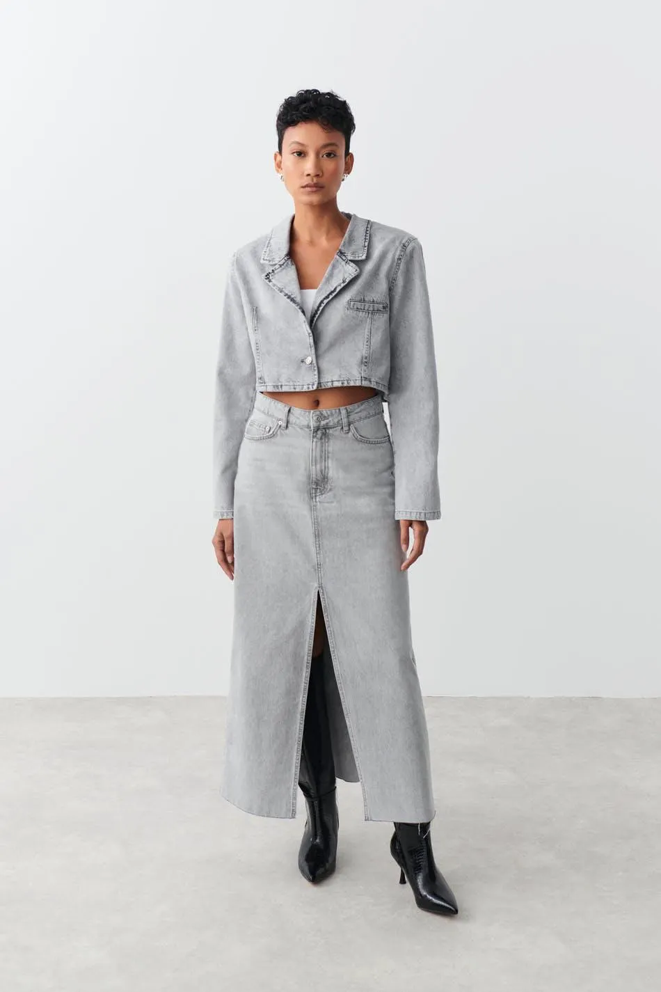 Cropped denim blazer