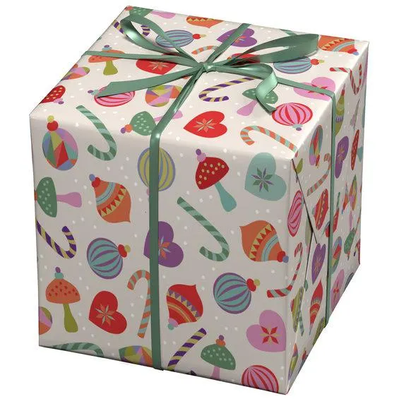 Julepapir 10 meter rull, 57 cm bred – lyst papir med festlige julemotiver