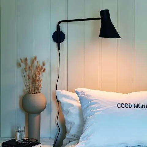 Odense Long vegglampe Sort