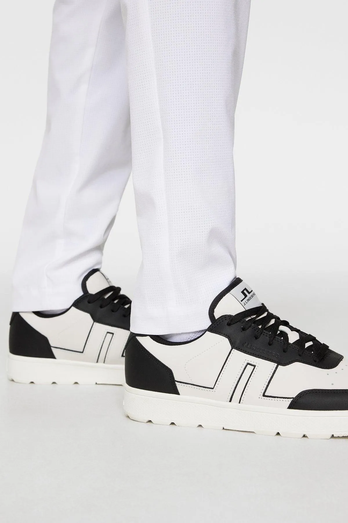 Ace Low-Top Golf Sneaker