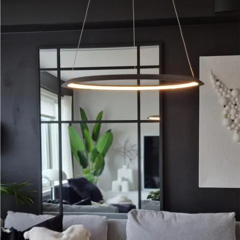 Titania taklampe Sort