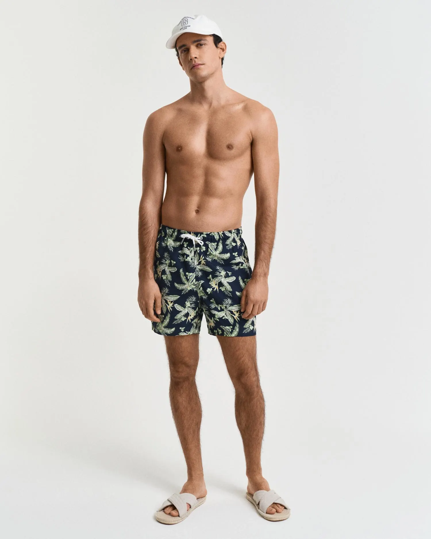 Badeshorts med tropisk mønster