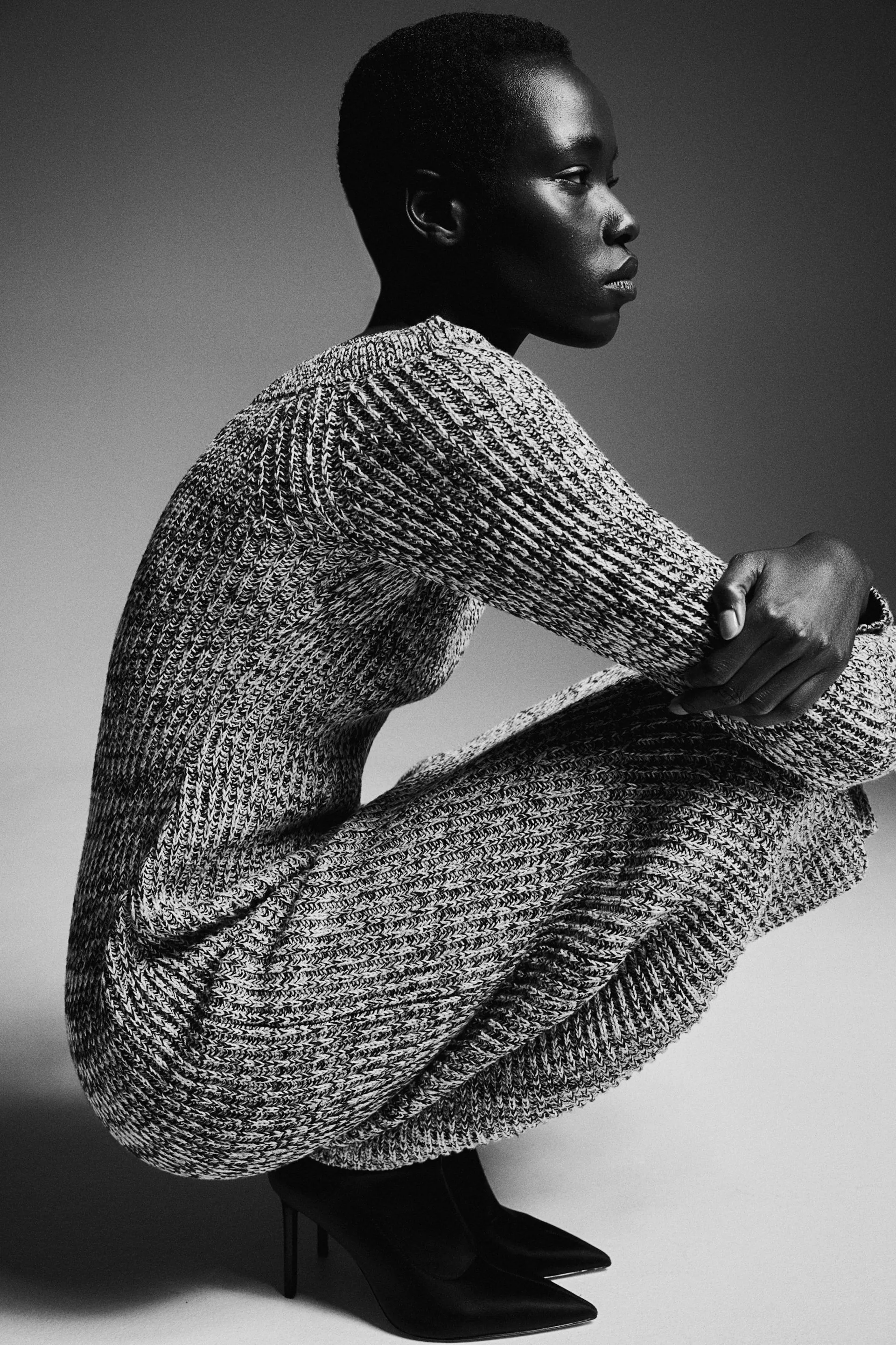 Ribbestrikket off shoulder-kjole