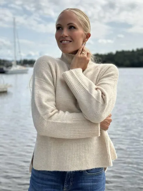 Agila Knit Sweater Cream L