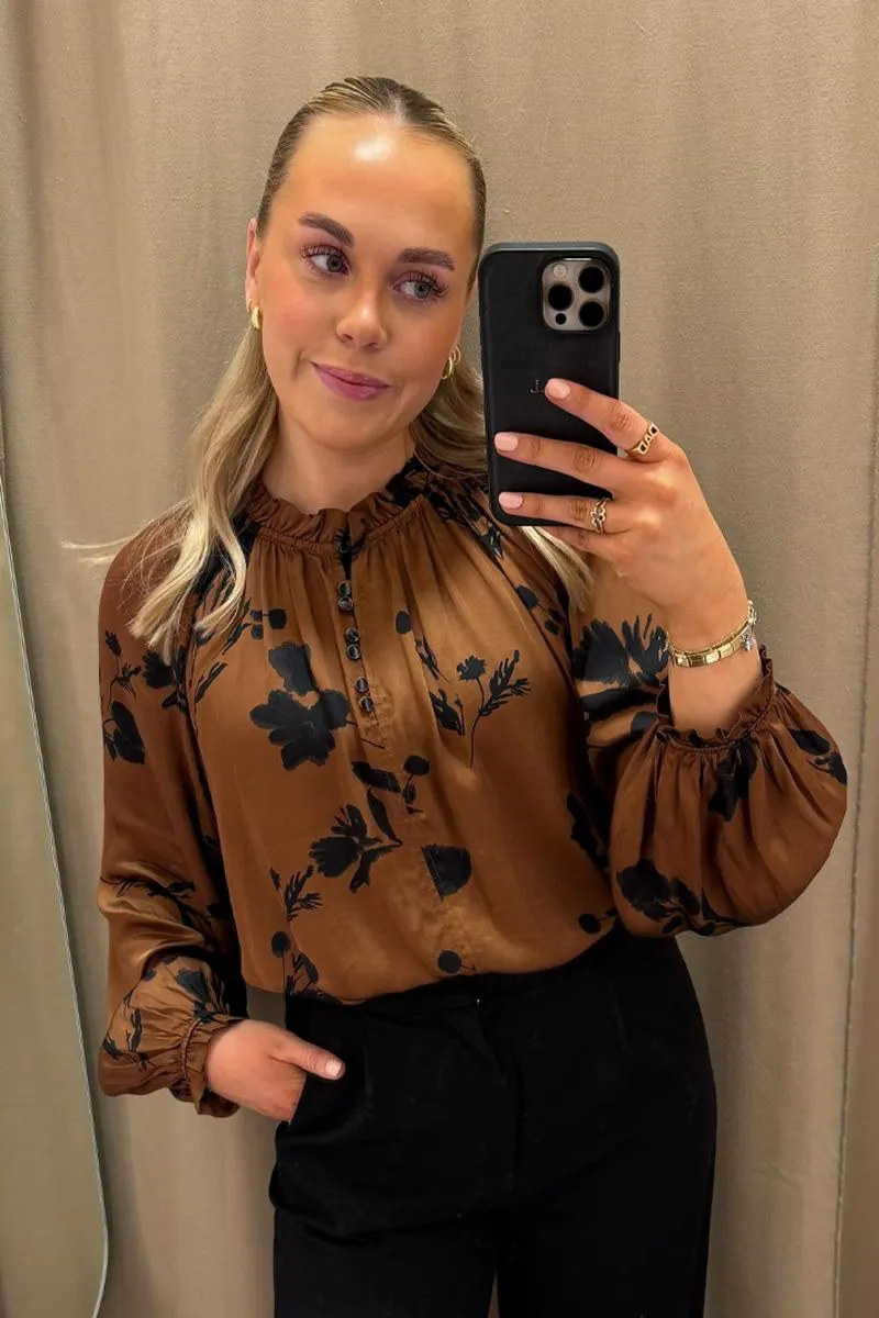 VenessaPW Sorrel Horse Shadow Branch