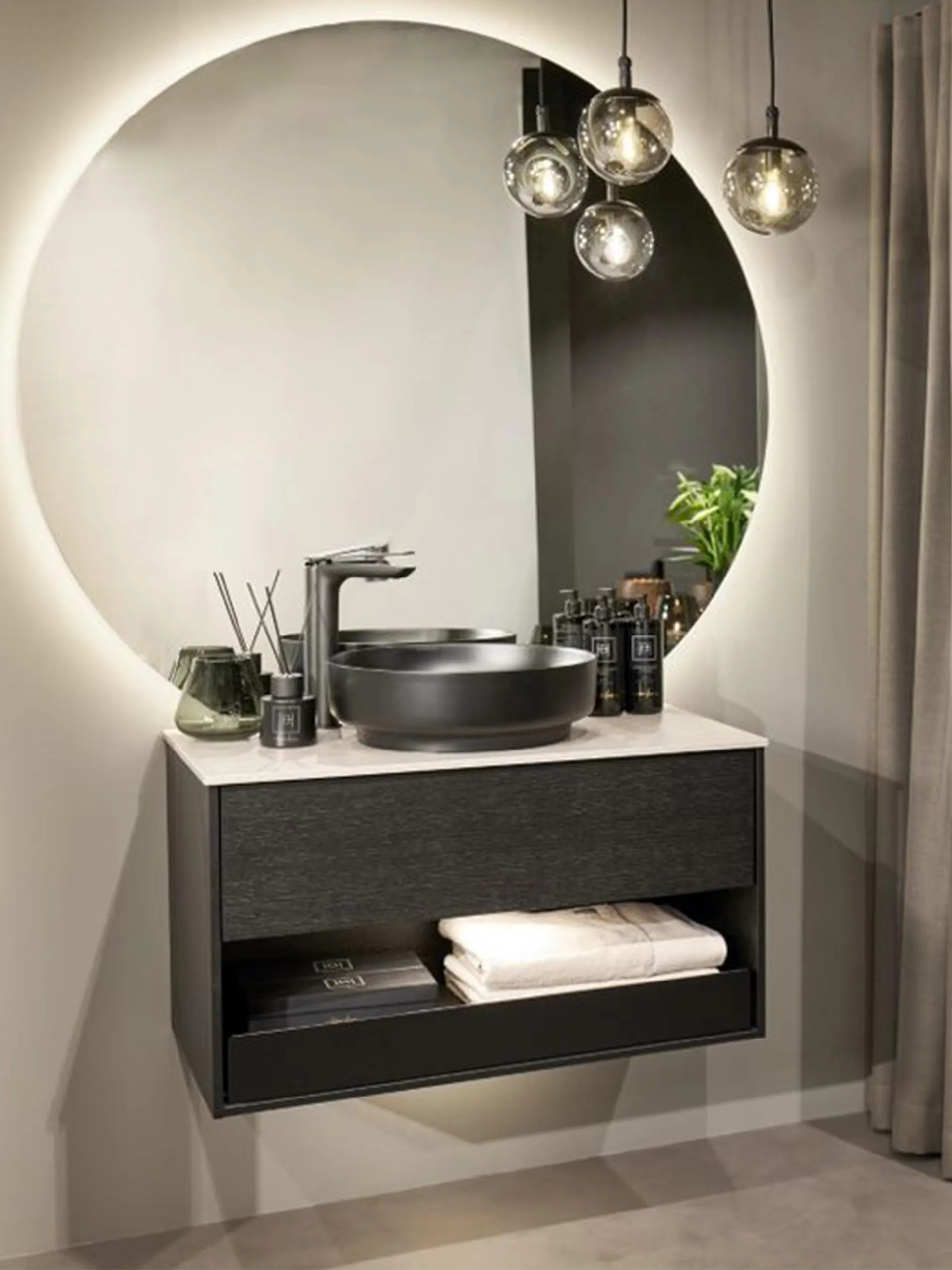 Svedbergs Epos by Halvor Bakke