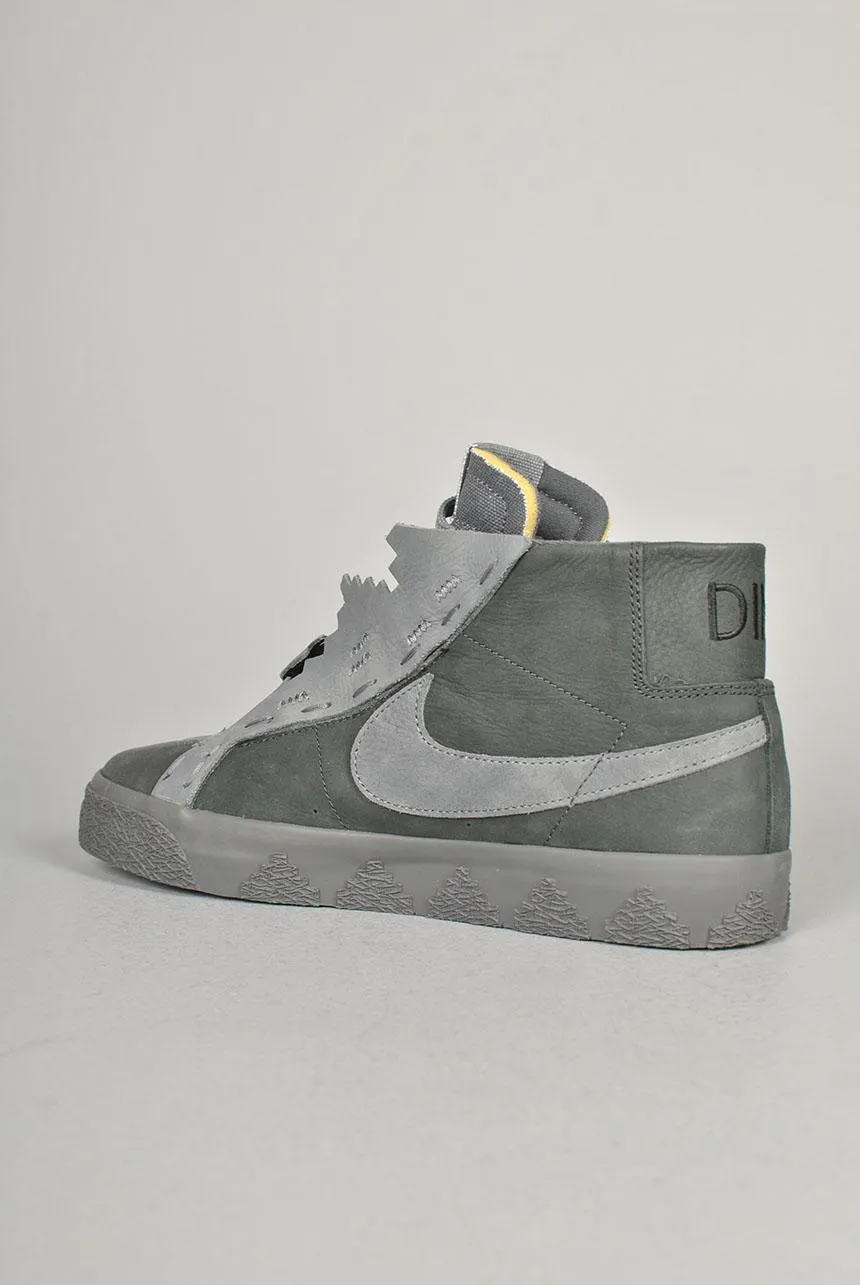 Nike SB Zoom Blazer Mid QS