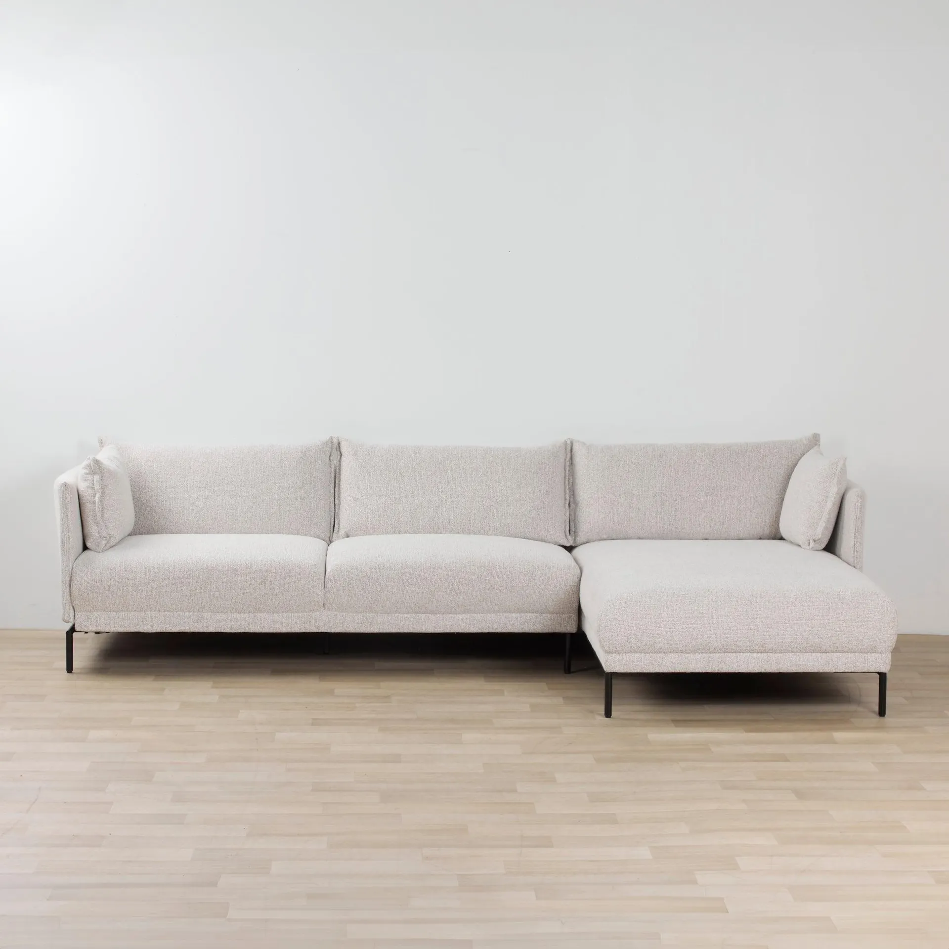 Lugo 3-Seat RH Chaise - Natural