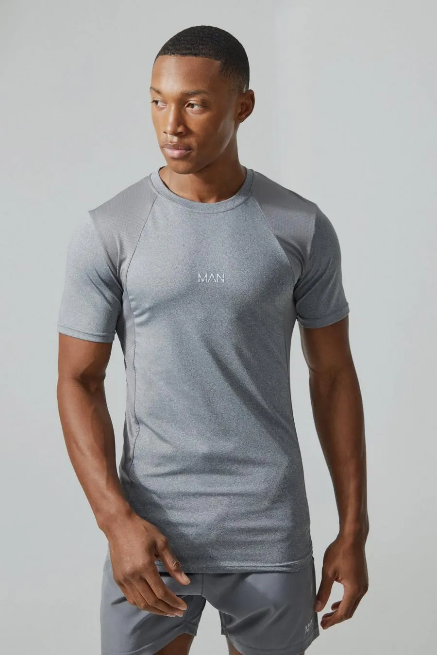 Man Active Mesh Muscle Fit Colour Block T-shirt