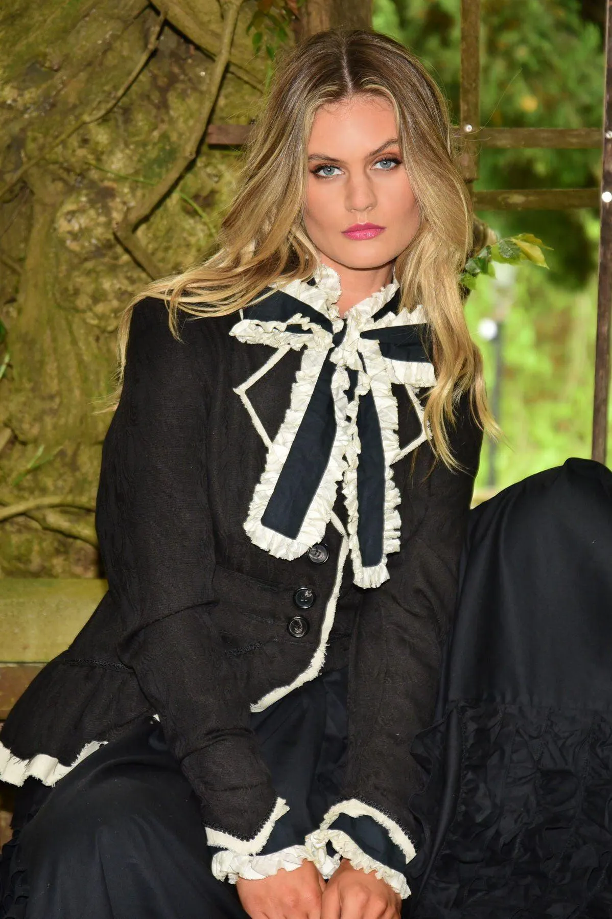 Prim & Proper Jacket - Black