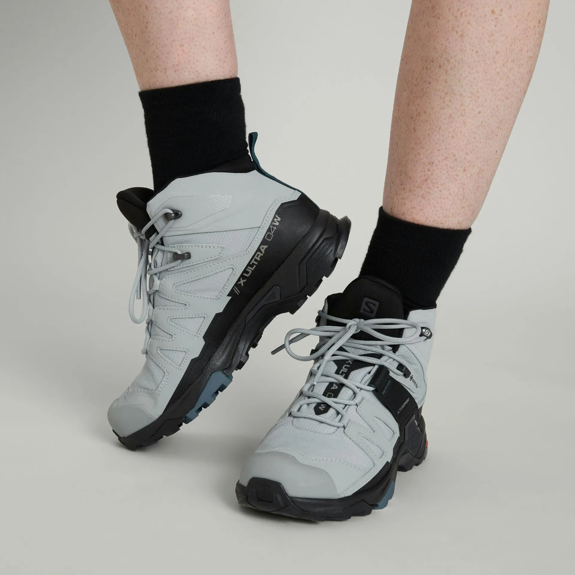 Women's Salomon X Ultra 4 GORE-TEX Mid Hiking Boots - Wide