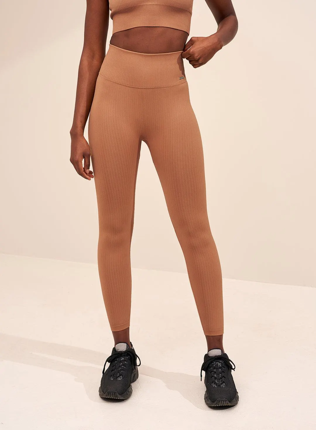 CAMEL RIBBED SEAMLESS TIGHTS