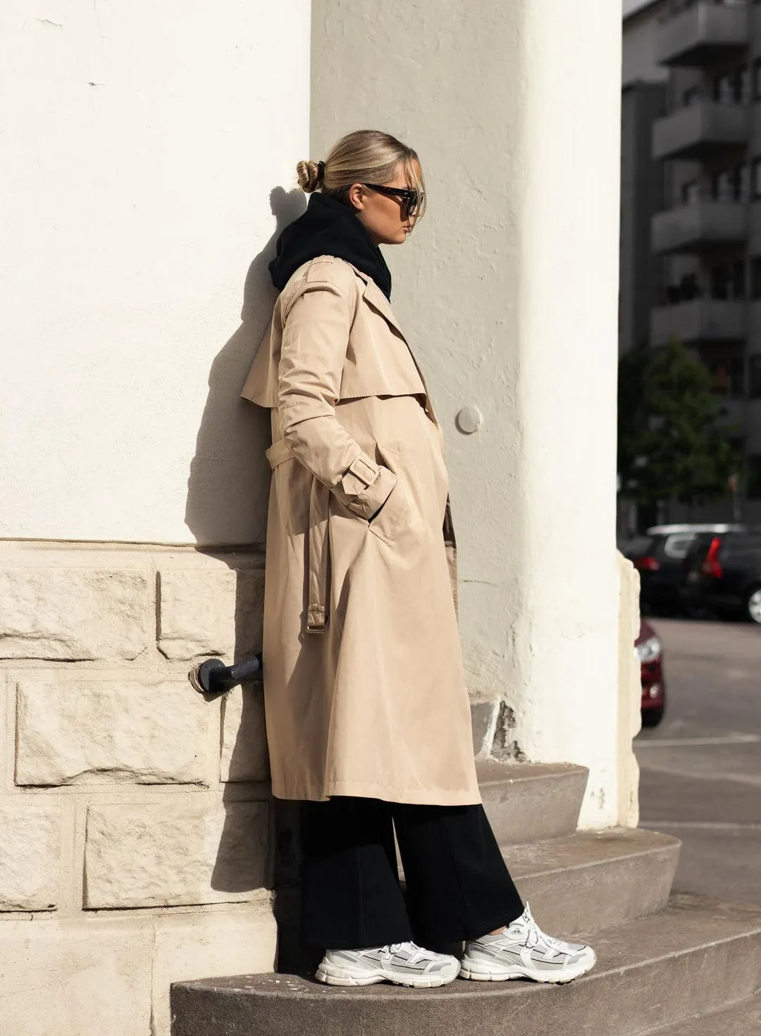 BEIGE RECYCLED TECH TRENCH COAT