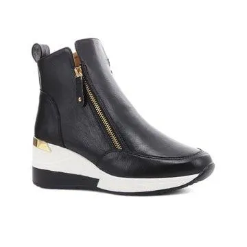 Trente Wedge Sneakers