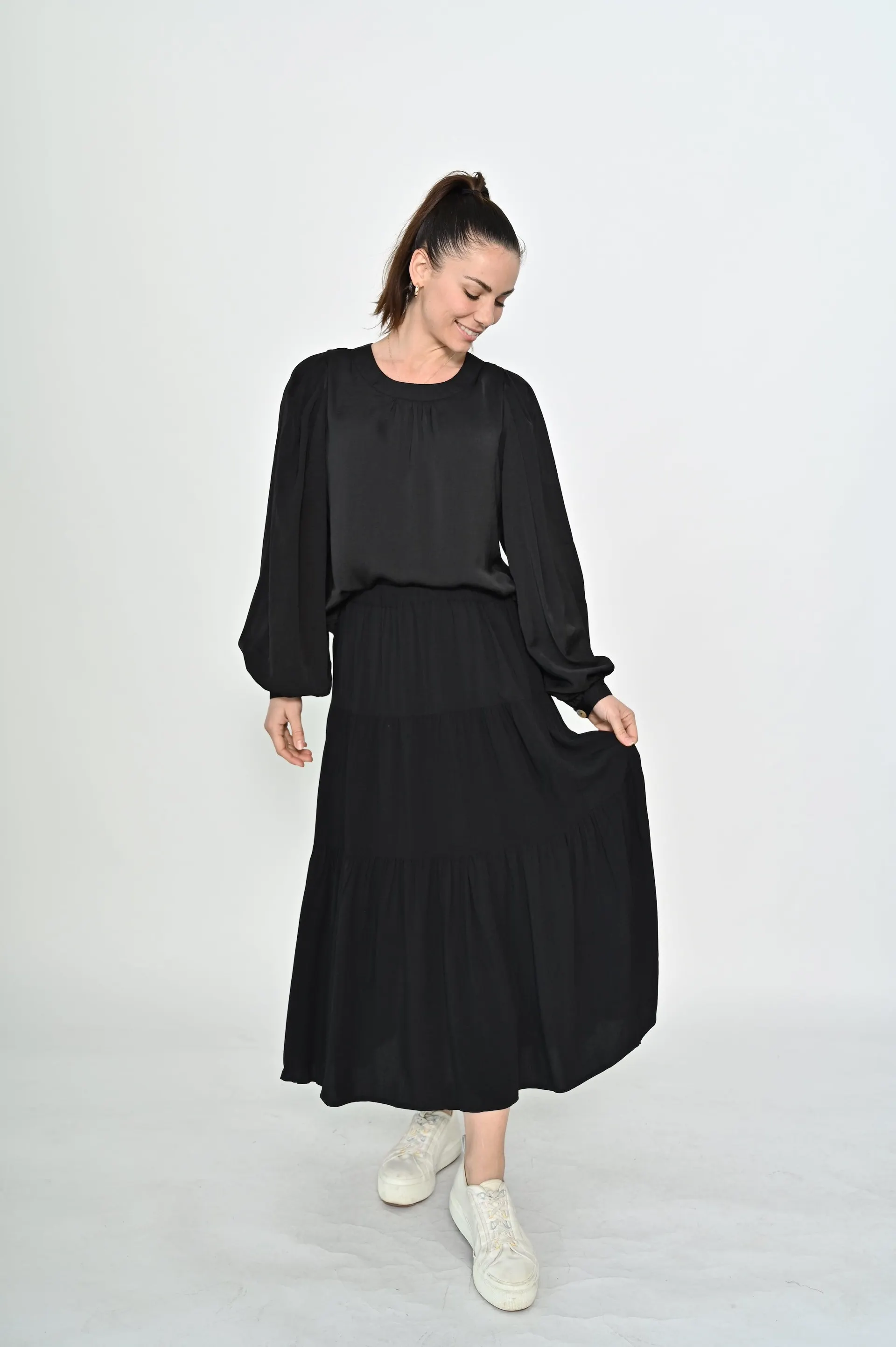 La Mode Side Pocket Tiered Maxi Skirt Black