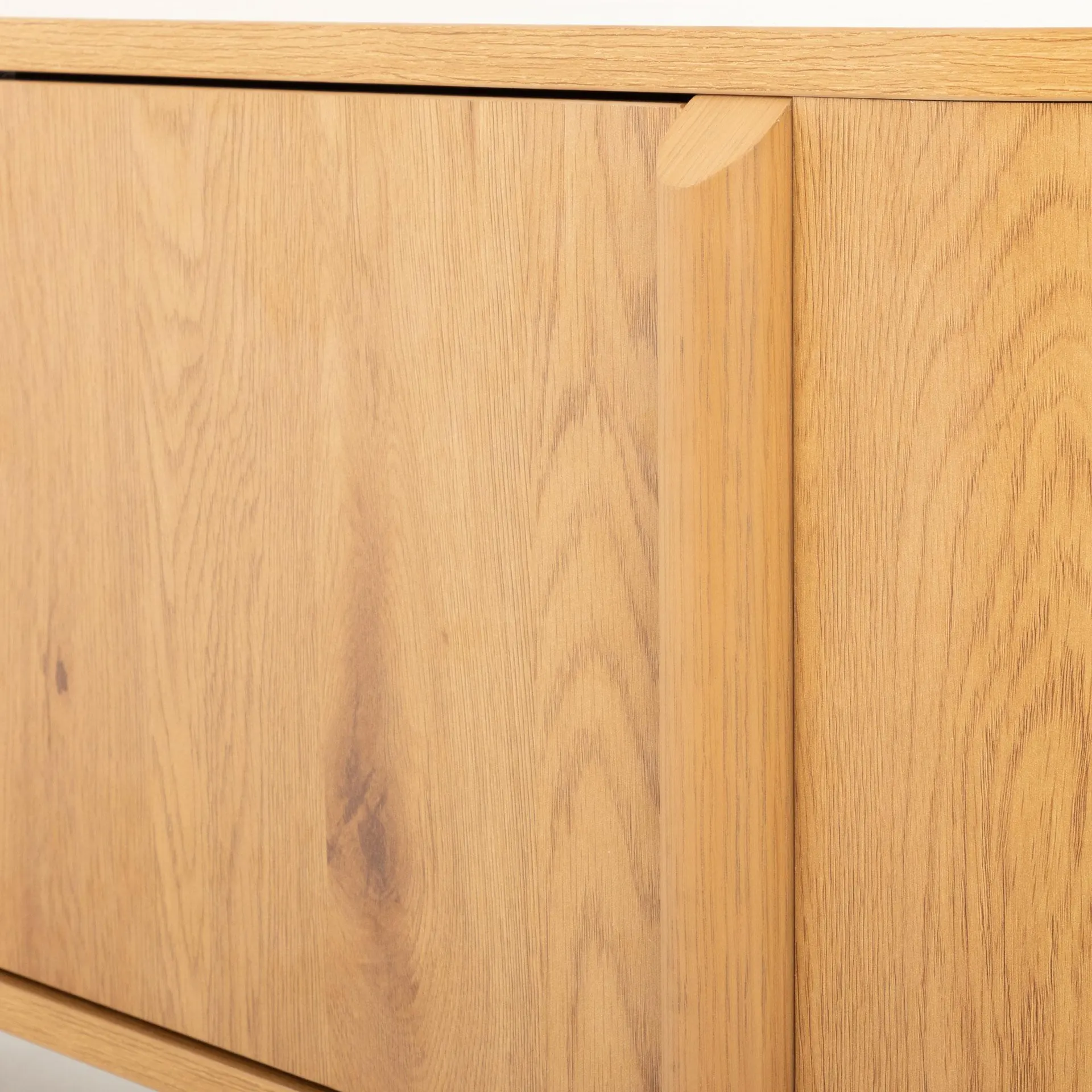 Rowan Entertainment Unit KD, Wild Oak