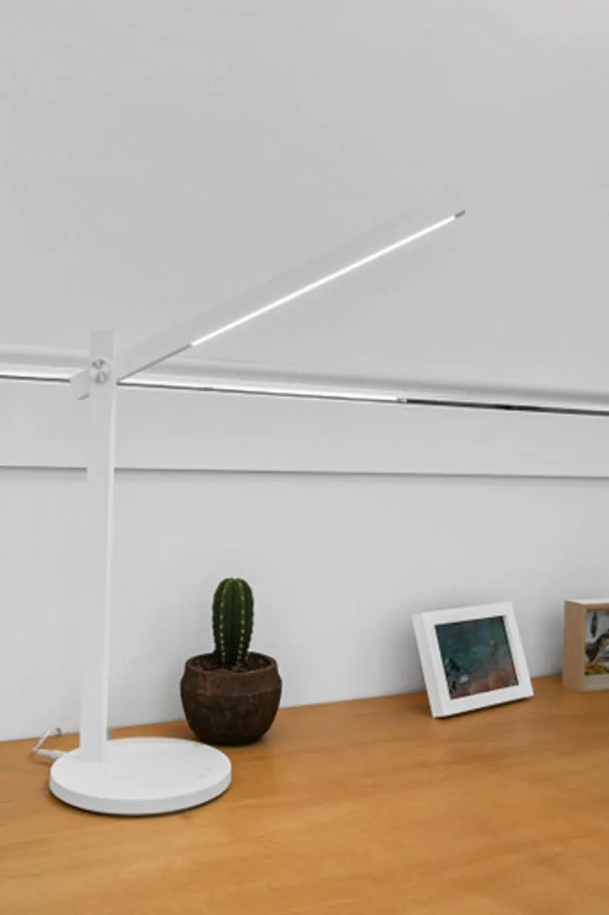 Linear Wireless Charge Table Lamp White