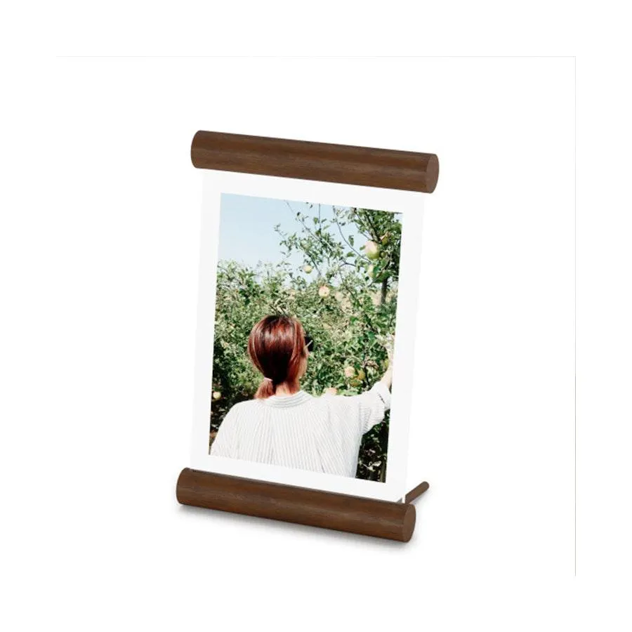 Umbra Scroll Picture Frame (13 x 18cm) Light Walnut