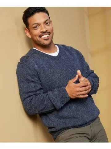 Mens' V-neck Wool Jumper in Mid Blue Marle