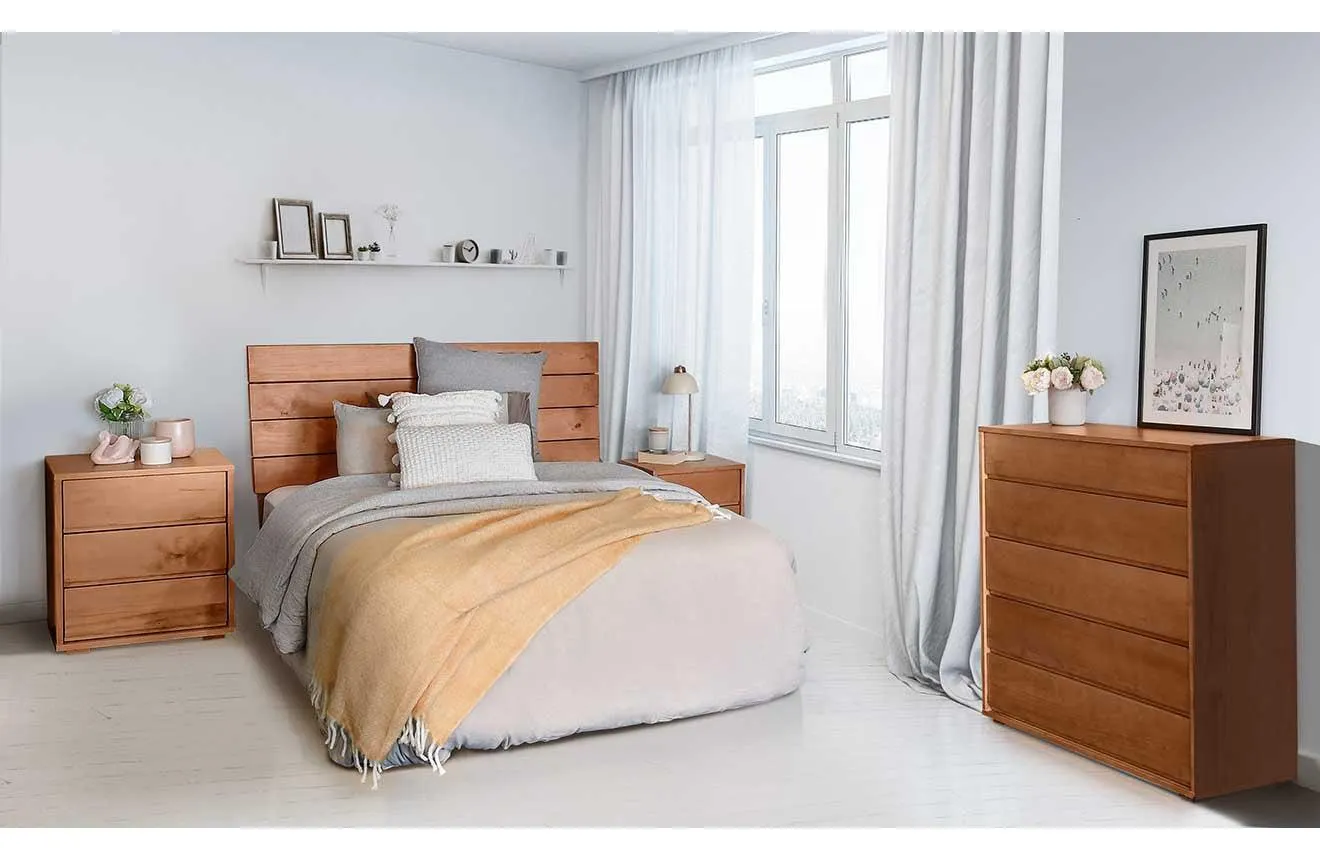 Saxon 4 Piece Bedroom Suite with Queen Headboard and Chest - Honey