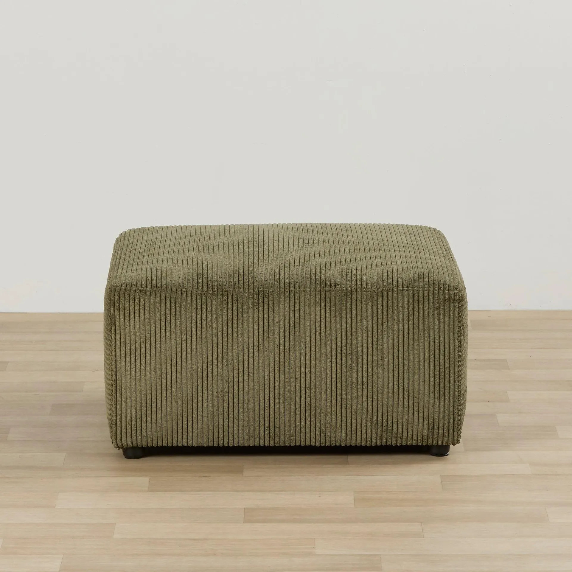 Finnian Ottoman - Olive
